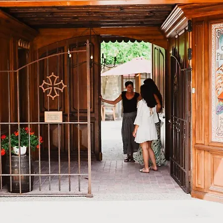 فندق مبيت وإفطار Demeure De La Carmine, Sejour Bien-etre D'exception, Piscine, Hammam, Champagne ماريبواه