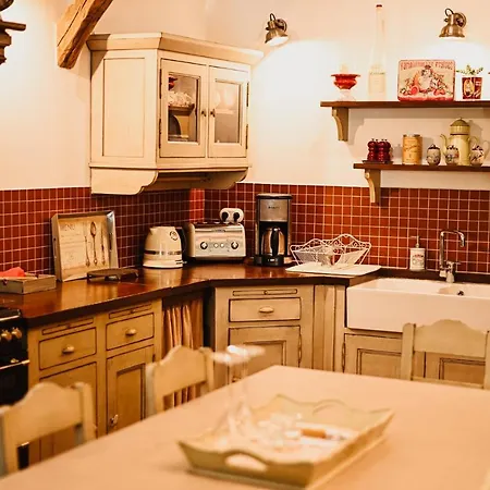 Bed and Breakfast Demeure De La Carmine, Sejour Bien-etre D'exception, Piscine, Hammam, Champagne
