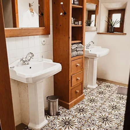 Demeure De La Carmine, Sejour Bien-etre D'exception, Piscine, Hammam, Champagne فندق مبيت وإفطار ماريبواه