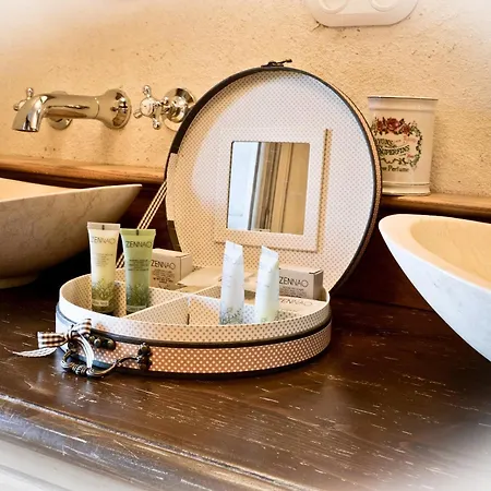 Demeure De La Carmine, Sejour Bien-etre D'exception, Piscine, Hammam, Champagne Bed and Breakfast